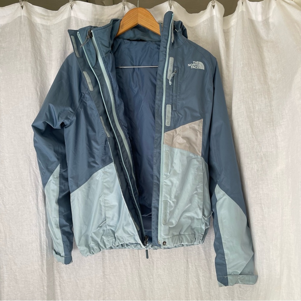 2 North Face jackets in one, extra small women’s